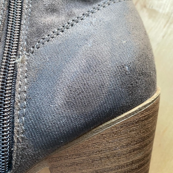 Pop booties with faux suede slouchy look - Picture 6 of 8